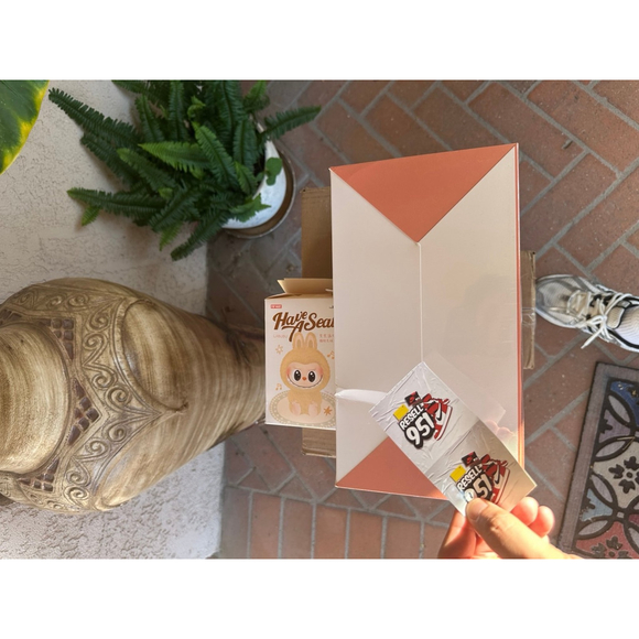 Have a seat blind box labubu v2 authentic pop mart 1/6 chance of secret - Picture 5 of 5